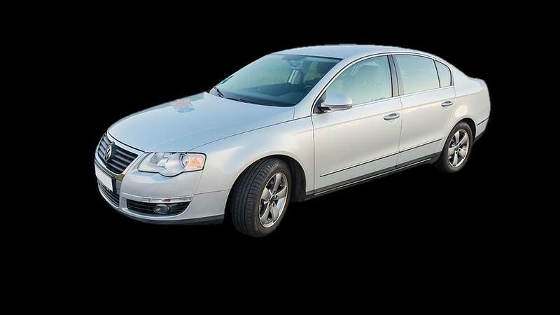 Silber Gebraucht 2006 VW Passat Limousine | 4.900 € (Etwas zu teuer) - Bild 1/4