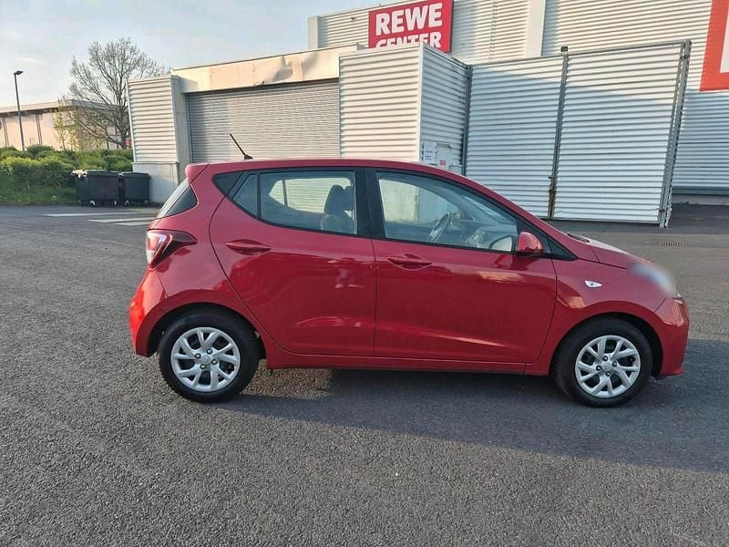 Gebraucht Hyundai i10 66 PS (48 kW) 2019 Rot Kleinwagen