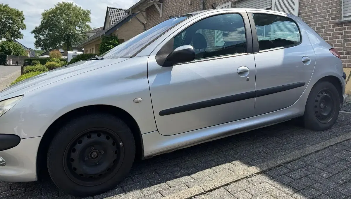 Gebraucht Peugeot 206 68 PS (50 kW) 2003 Silber Kombi