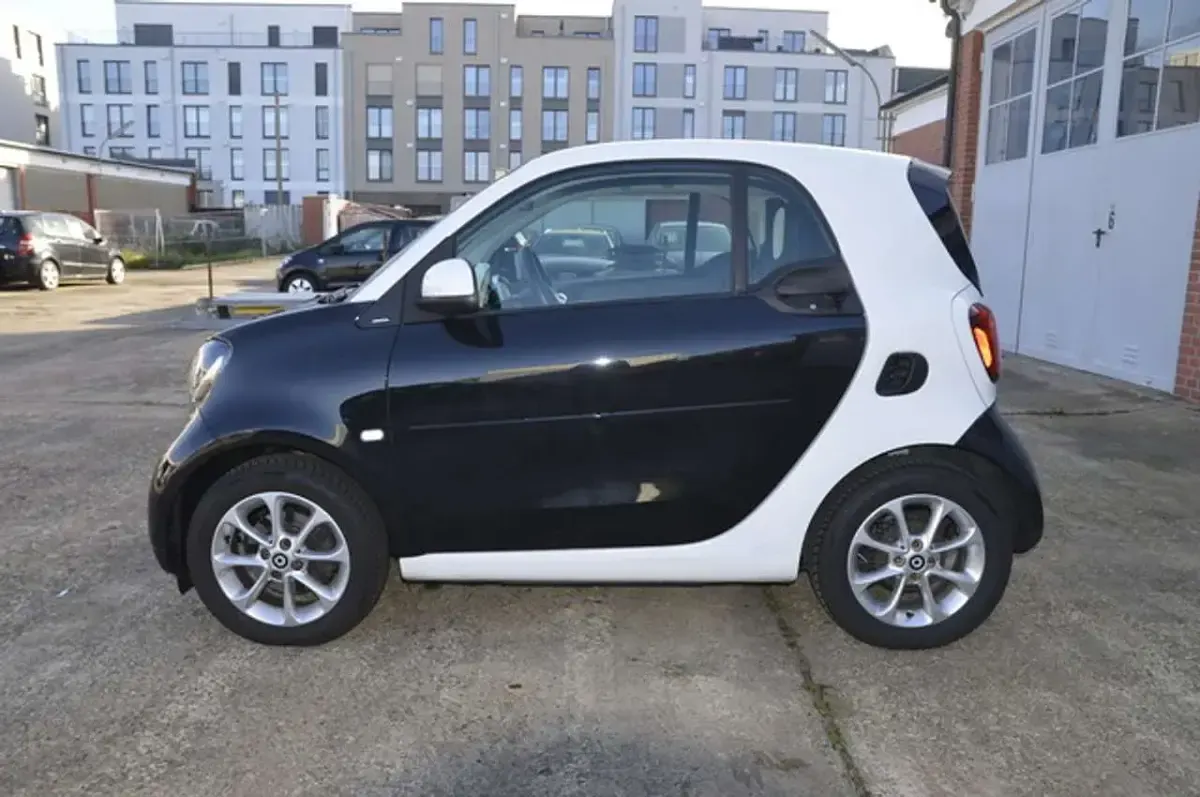 Gebraucht Smart ForTwo Coupé Passion 71 PS (52 kW) 2015 Schwarz Coupé