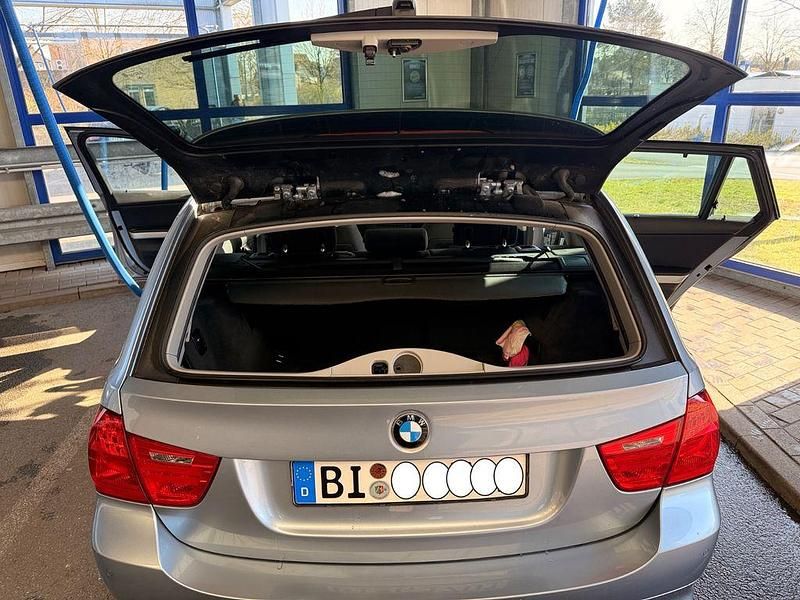 Gebraucht BMW 320 184 PS (135 kW) 2010 Kombi