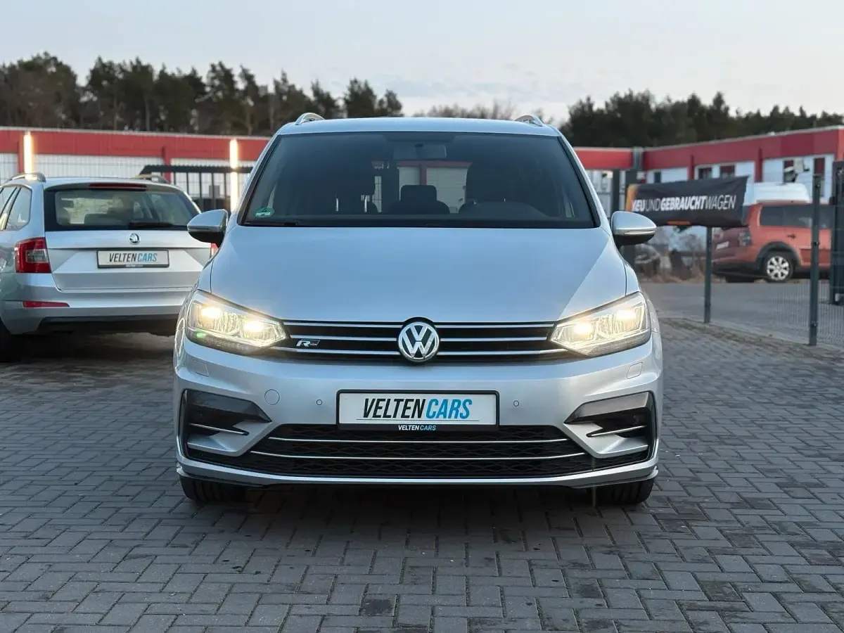 Gebraucht VW Touran R-line 150 PS (110 kW) 2019 Silber Van / Kleinbus