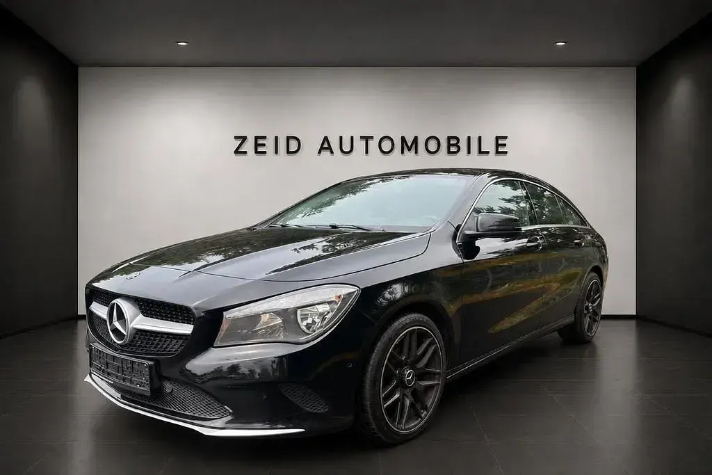 Gebraucht Mercedes CLA220 Shooting Brake 177 PS (130 kW) 2017 Schwarz Kombi
