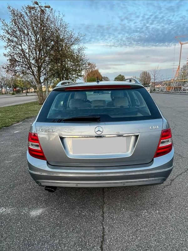 Gebraucht Mercedes C200 Elegance 136 PS (100 kW) 2012 Silber Kombi