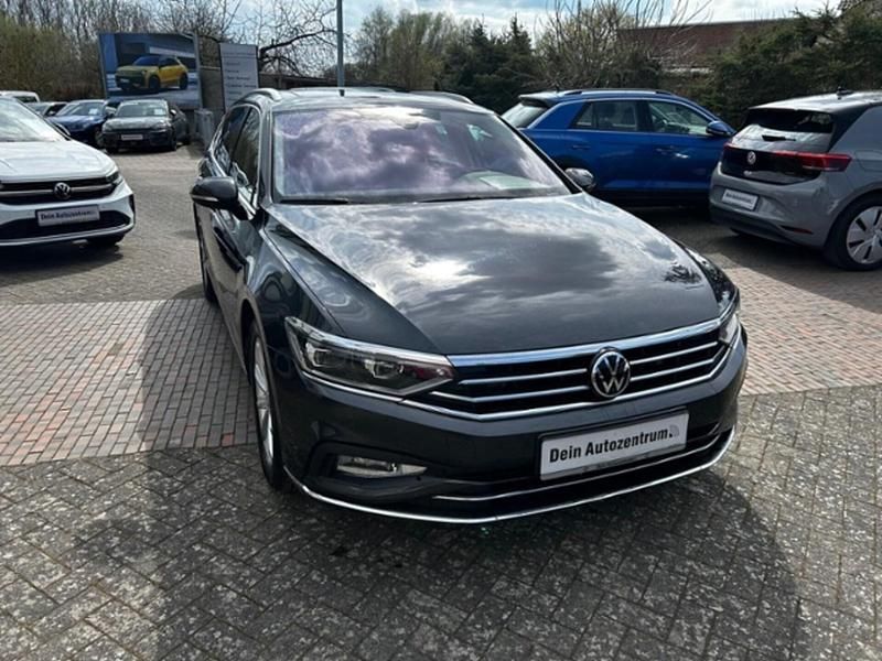 Gebraucht VW Passat Elegance 239 PS (175 kW) 2020 Mangangrau metallic Kombi