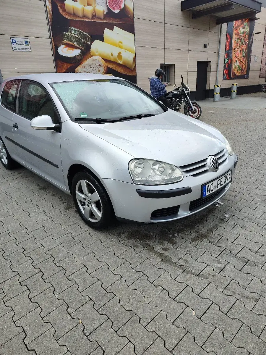 Używany VW Golf V 102 KM (75 kW) 2005 Srebrny Hatchback