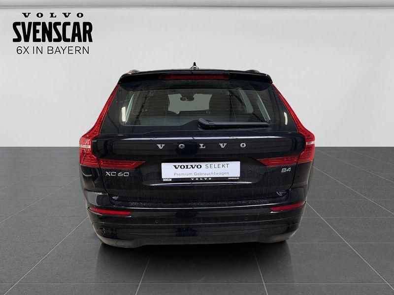 Gebraucht Volvo XC60 Core 197 PS (144 kW) 2022 Schwarz SUV