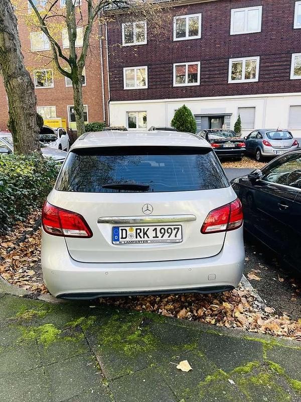 Gebraucht Mercedes B180 122 PS (89 kW) 2016 Van / Kleinbus