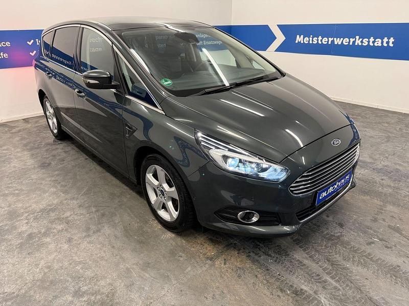 Gebraucht Ford S-MAX Titanium 150 PS (110 kW) 2016 Grau Van / Kleinbus