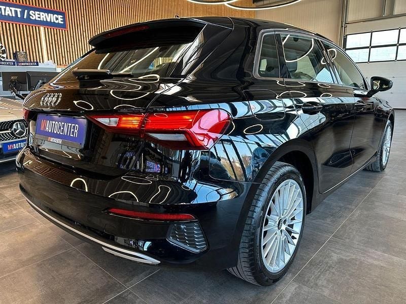Gebraucht Audi A3 Ambiente 150 PS (110 kW) 2023 Schwarz Limousine