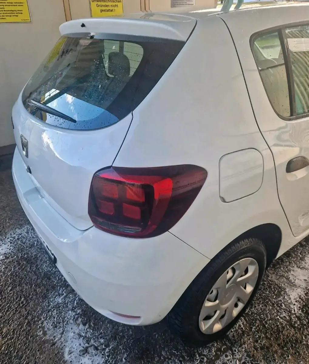 Gebraucht Dacia Sandero 73 PS (53 kW) 2017 Weiß Limousine