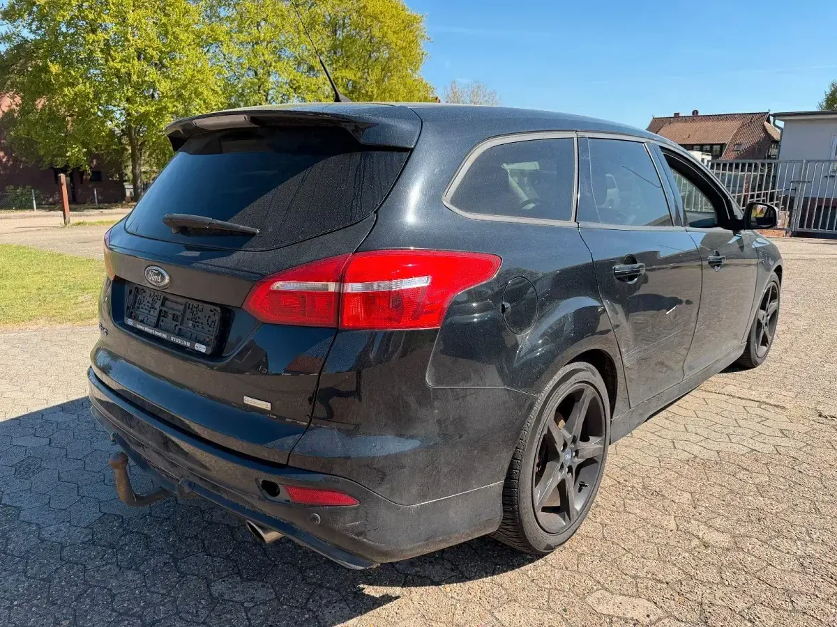 Usata Ford Focus ST-Line 150 CV (110 kW) 2016 Nero Station wagon