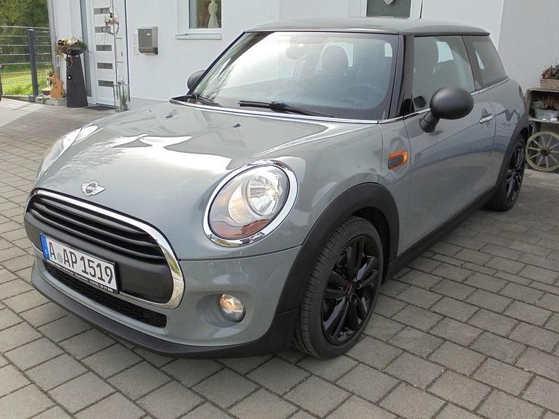 Moonwalk grey (metallic) Gebraucht 2016 Mini ONE Kleinwagen | 7.350 € (Superpreis) - Bild 1/4
