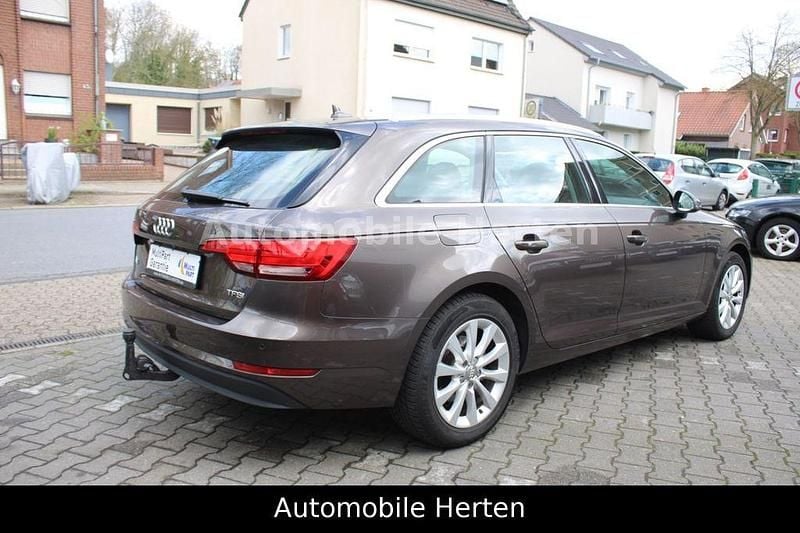 Gebraucht Audi A4 Basis 150 PS (110 kW) 2017 Grau Kombi