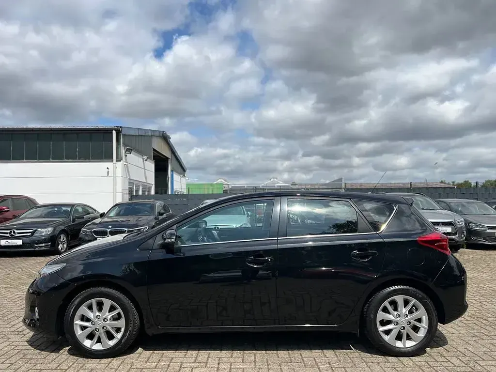 Gebraucht Toyota Auris Life+ 132 PS (97 kW) 2014 Schwarz Limousine