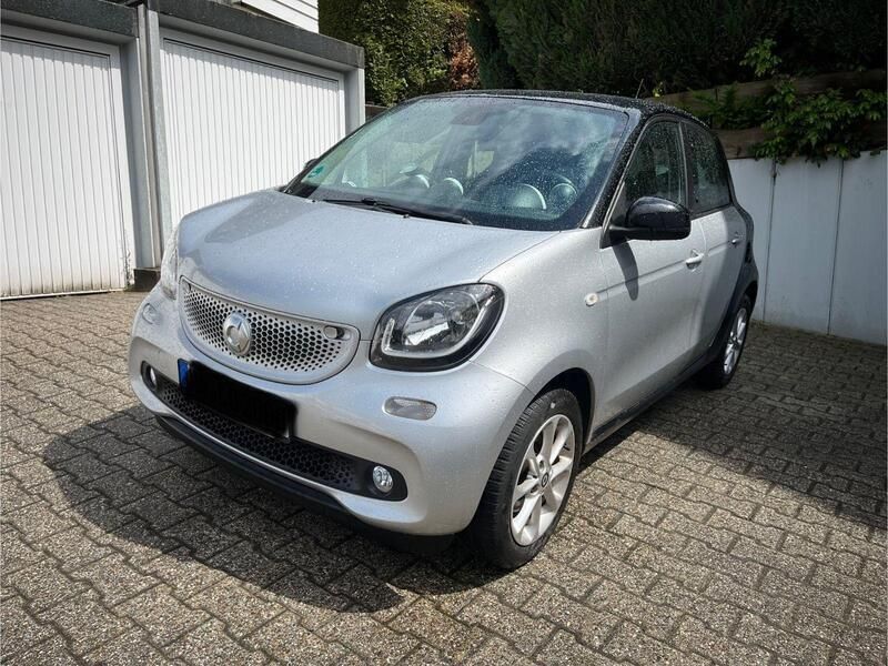 Silber Gebraucht 2015 Smart ForFour Passion Kleinwagen | 8.499 € (Fairer Preis) - Bild 1/4