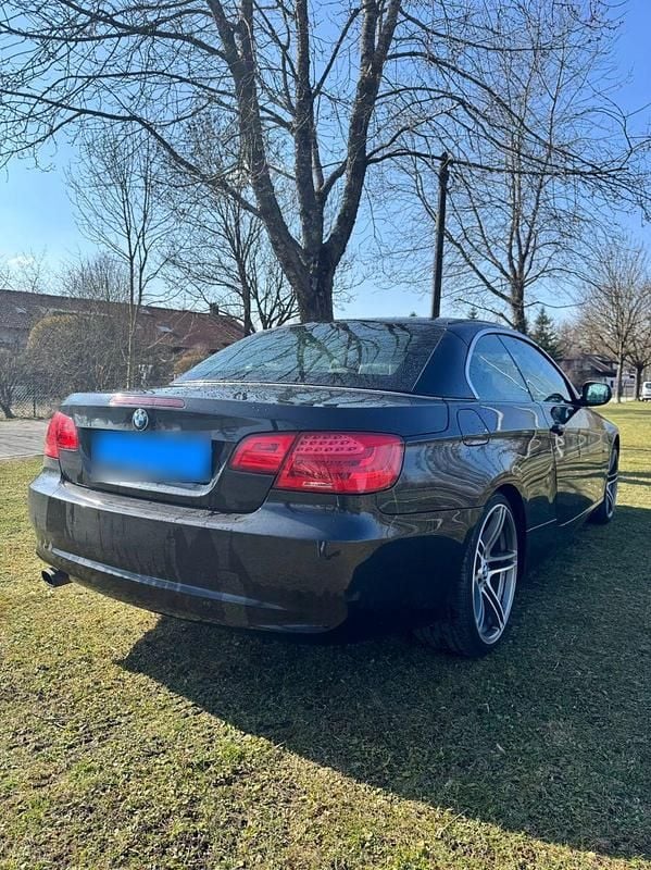 Gebraucht BMW 318 Cabriolet M Performance 143 PS (105 kW) 2010 Schwarz Cabrio