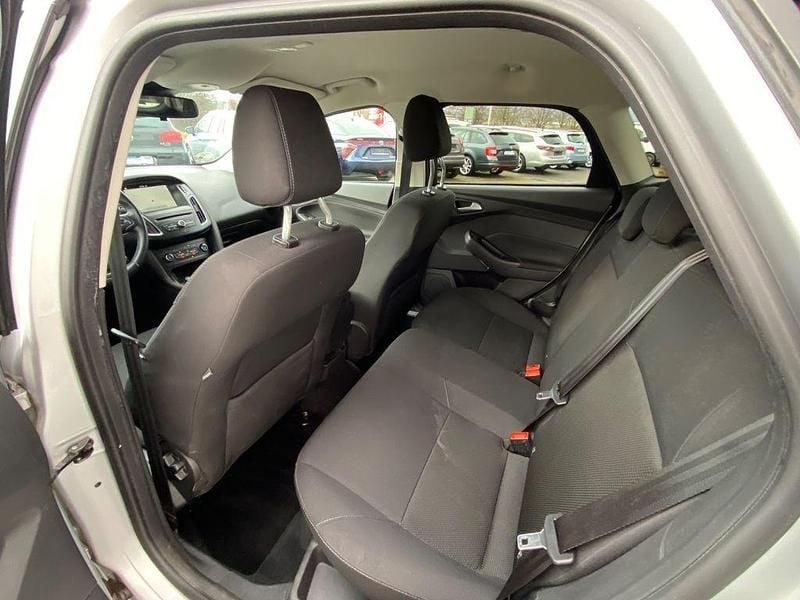 Gebraucht Ford Focus Business Edition 125 PS (91 kW) 2017 Silber Limousine