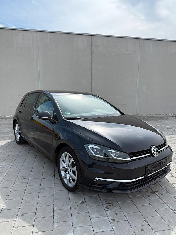 Gebraucht VW Golf VII Highline 125 PS (91 kW) 2018 Schwarz Kleinwagen