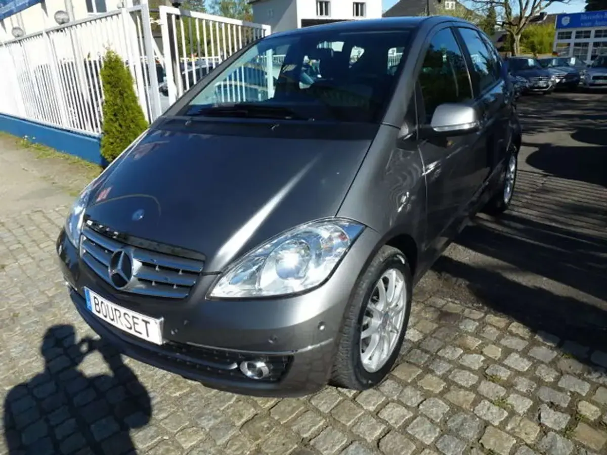 Gebraucht Mercedes A170 Elegance 116 PS (85 kW) 2009 Grau Van / Kleinbus