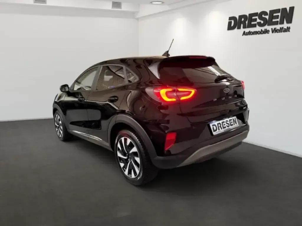 Gebraucht Ford Puma Titanium 125 PS (91 kW) 2022 Obsidianschwarz metallic (metallic) SUV