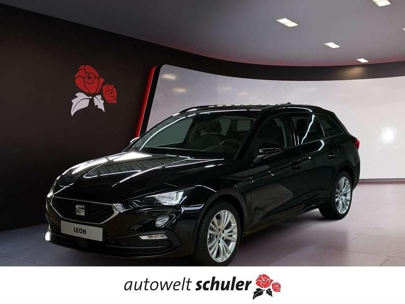 Mitternachtsschwarz Gebraucht 2025 Seat Leon Style Kombi | 30.990 € (Fairer Preis) - Bild 1/4