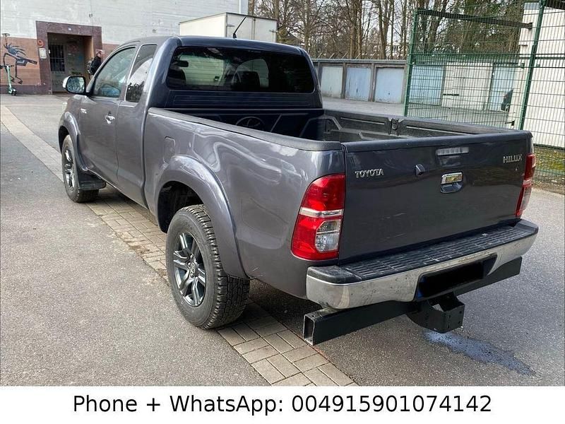 Gebraucht Toyota HiLux 204 PS (150 kW) 2008 Schwarz metallic Pickup
