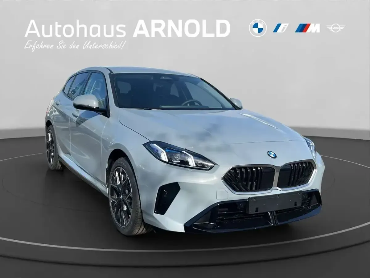 Neu BMW 120 M Sport 170 PS (125 kW) 2026 Brooklyn grau Kleinwagen