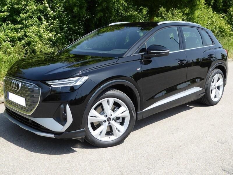 Schwarz Gebraucht 2023 Audi Q4 e-tron S-Line SUV | 42.900 € (Teuer) - Bild 1/4