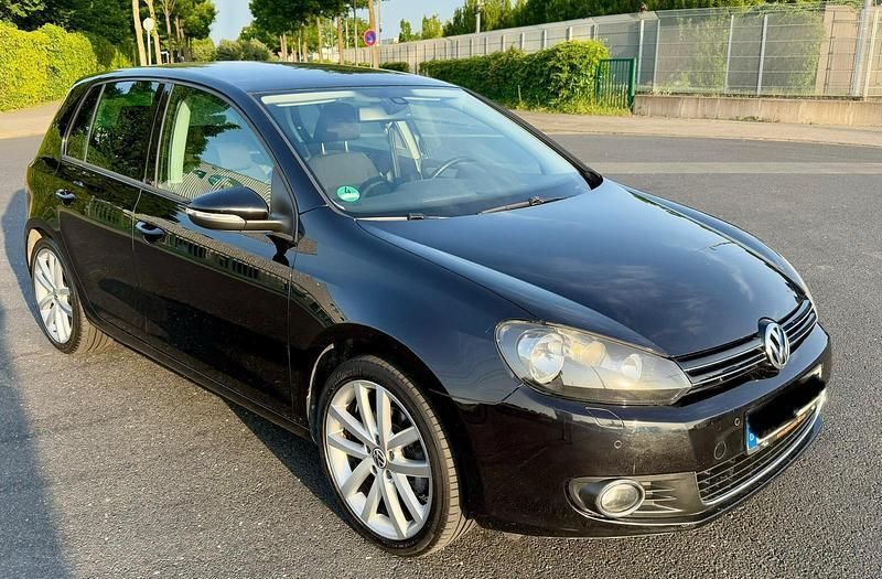 Schwarz Gebraucht 2010 VW Golf VI Highline Limousine | 5.990 € (Etwas zu teuer) - Bild 1/4