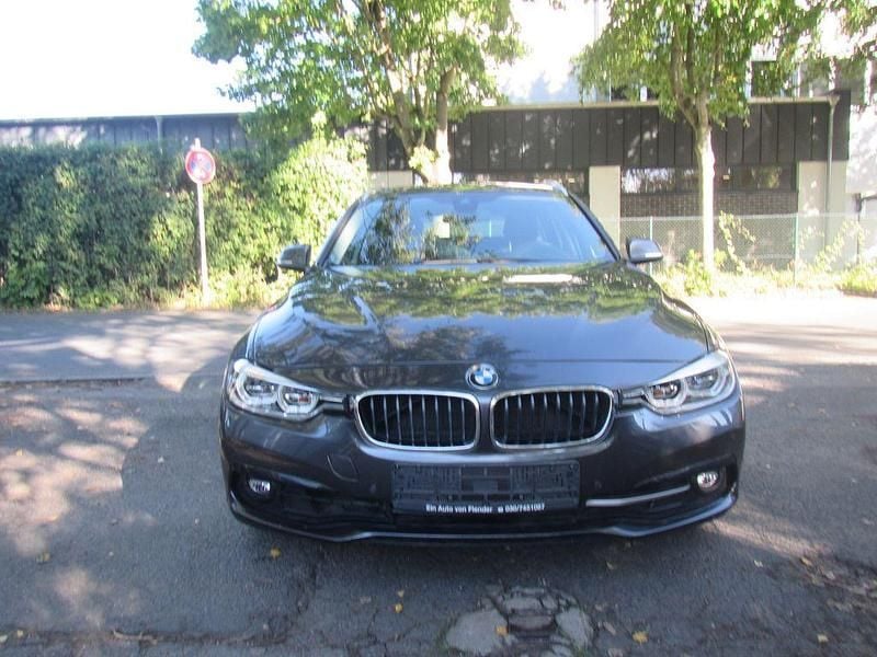 Gebraucht BMW 320 Sport Line 184 PS (135 kW) 2019 Grau Kombi