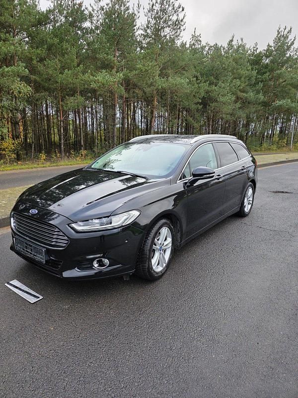 Schwarz Gebraucht 2015 Ford Mondeo Trend Kombi | 12.000 € (Etwas zu teuer) - Bild 1/4
