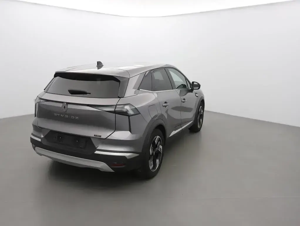 Gebraucht Renault Symbioz Iconic 95 PS (69 kW) 2025 Gris cassiope SUV