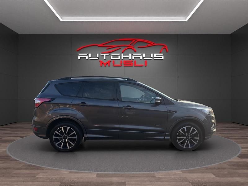 Gebraucht Ford Kuga ST-Line 182 PS (133 kW) 2017 Grau SUV