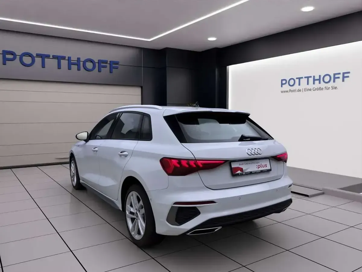 Gebraucht Audi A3 S-Line 150 PS (110 kW) 2024 Weiß Limousine