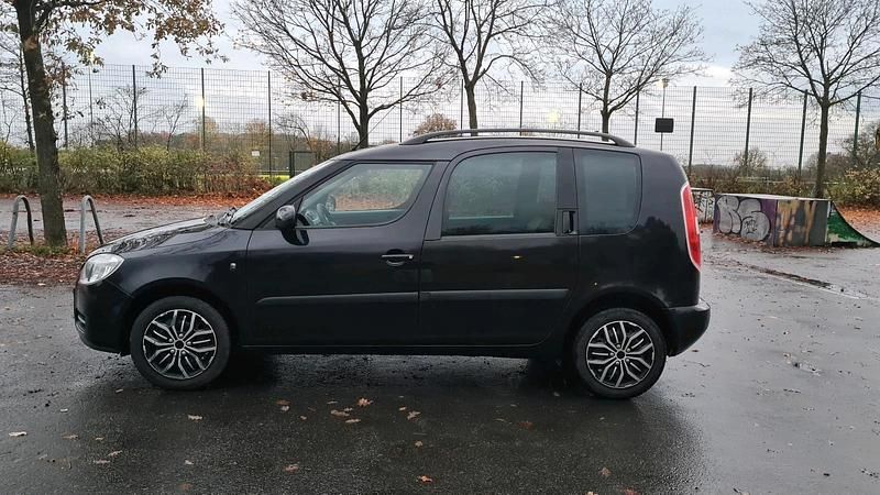 Schwarz Gebraucht 2010 Skoda Roomster Van / Kleinbus | 3.900 € (Guter Preis) - Bild 1/4