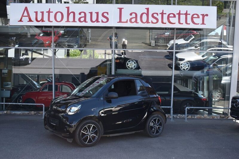 Schwarz Gebraucht 2020 Smart ForTwo Electric Drive Cabrio | 12.900 € (Etwas zu teuer) - Bild 1/4