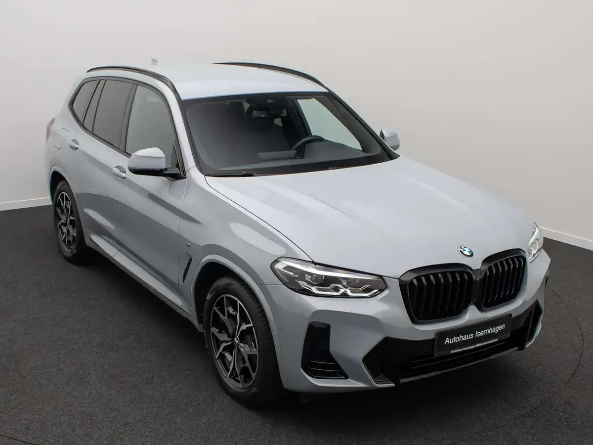 Gebraucht BMW X3 M M Sport 184 PS (135 kW) 2023 M brooklyn grau metallicc4p SUV