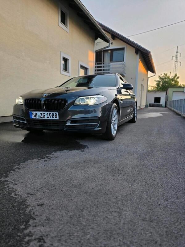Grau Gebraucht 2025 BMW 520 Kombi | 18.900 € (Superpreis) - Bild 1/4