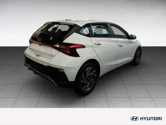 Gebraucht Hyundai i20 Trend 101 PS (74 kW) 2025 Weiß Kleinwagen