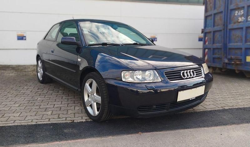 Gebraucht Audi A3 Sport 179 PS (131 kW) 2001 Blau Limousine