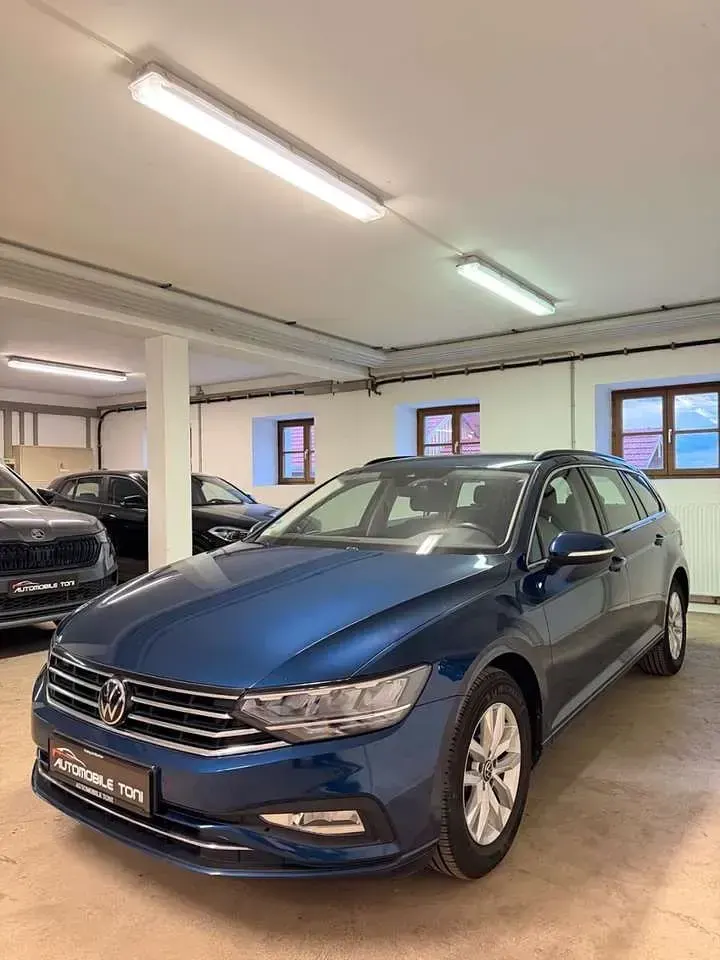 Gebraucht VW Passat Business 150 PS (110 kW) 2020 Blau Kombi