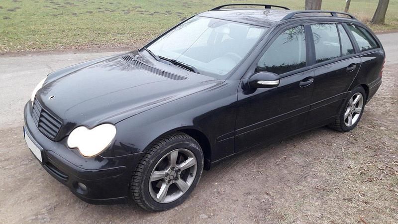 Gebraucht Mercedes C180 Avantgarde 143 PS (105 kW) 2006 Schwarz Kombi