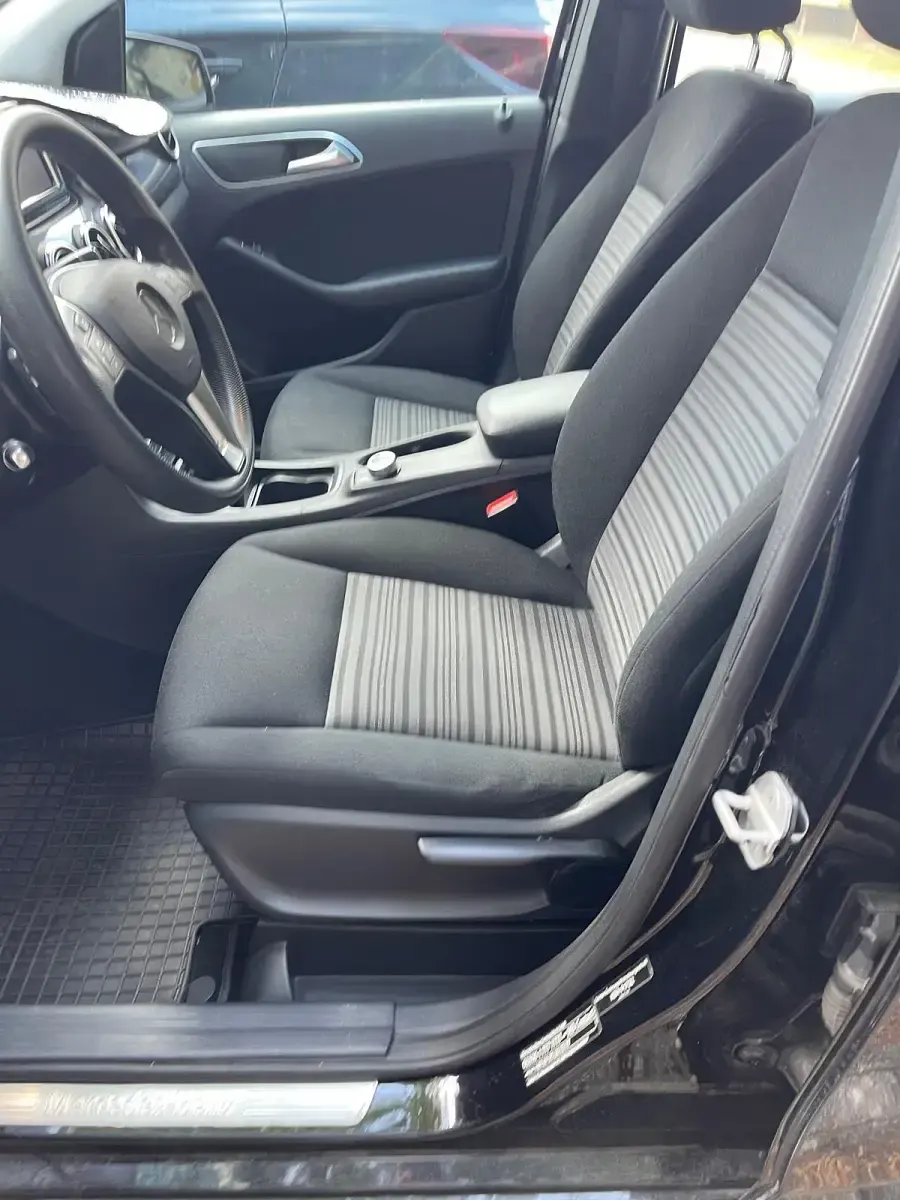 Gebraucht Mercedes B200 136 PS (100 kW) 2014 Schwarz Kleinwagen