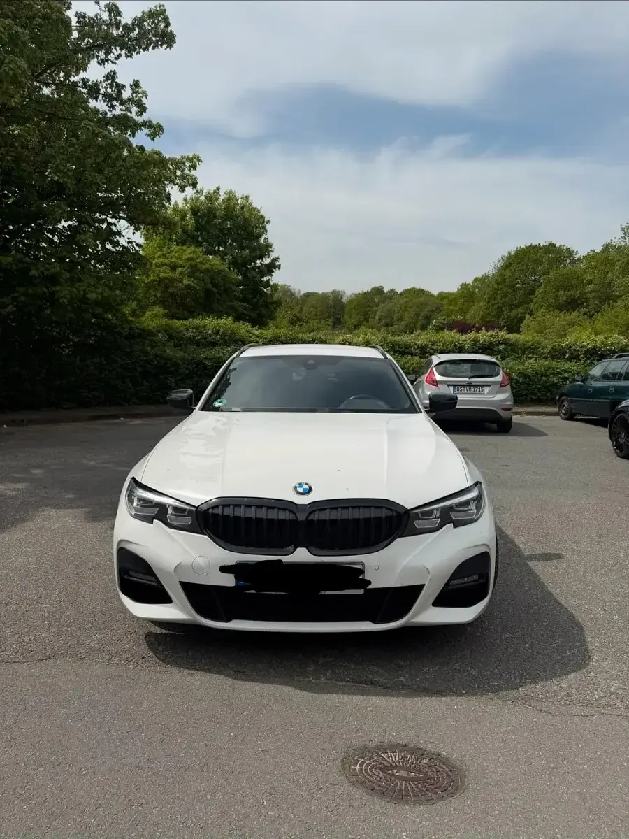 Gebraucht BMW 320 M Sport 190 PS (139 kW) 2022 Weiß Kombi