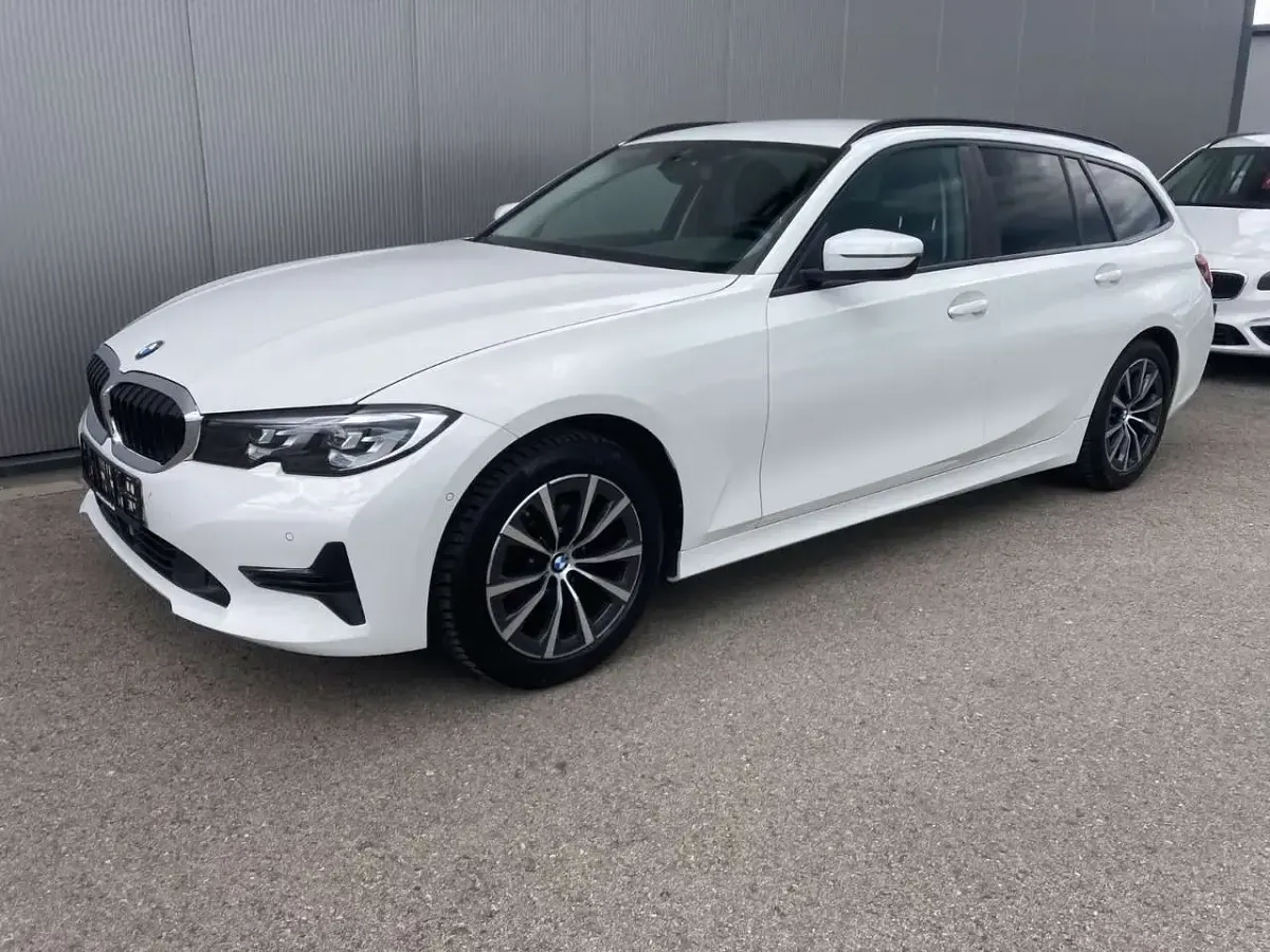 Gebraucht BMW 320 190 PS (139 kW) 2019 Alpinweiss iii Kombi