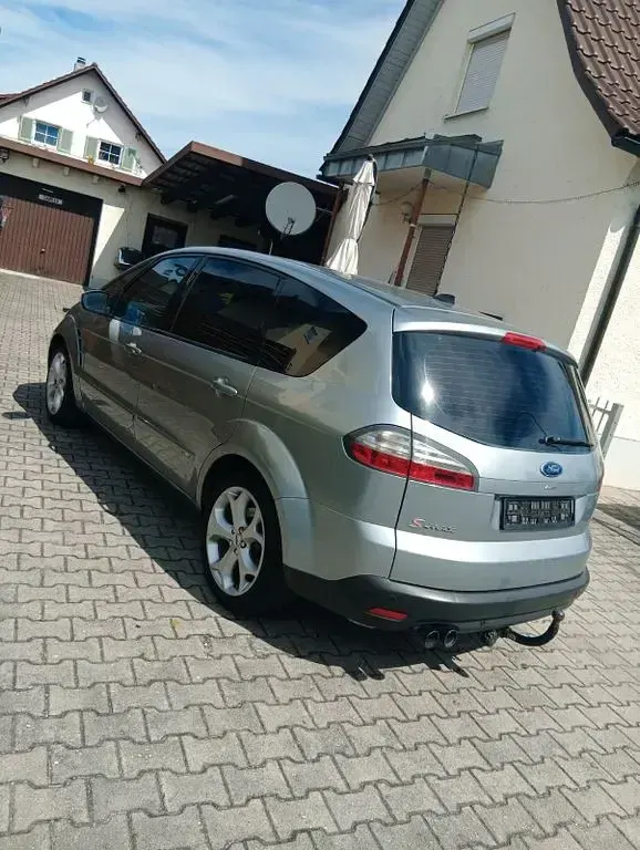Gebraucht Ford S-MAX Titanium 140 PS (102 kW) 2007 Silber Van / Kleinbus