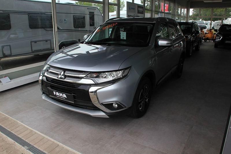 Silber Gebraucht 2018 Mitsubishi Outlander Edition SUV | 15.990 € (Fairer Preis) - Bild 1/4
