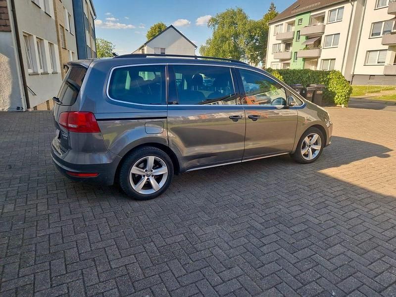 Gebraucht VW Sharan Trendline 140 PS (102 kW) 2011 Schwarz Van / Kleinbus