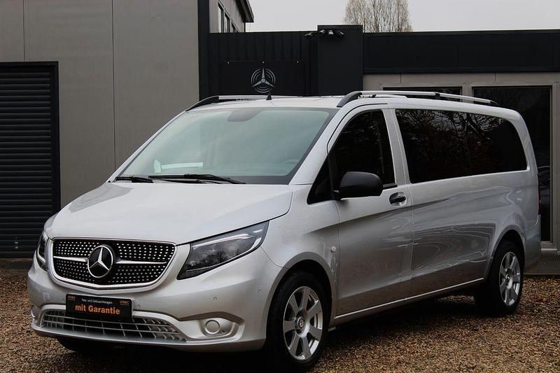 Gebraucht Mercedes V220 163 PS (119 kW) 2019 Silber Van / Kleinbus